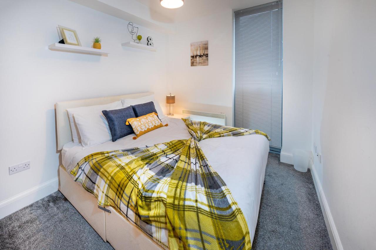 Modern & Spacious 2-Bed Flat With Secure Parking Reading Exterior foto